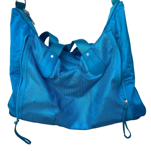 Lululemon Athletica Sun sand savasana beach Bag blue with Adjustable Strap - Picture 3 of 12